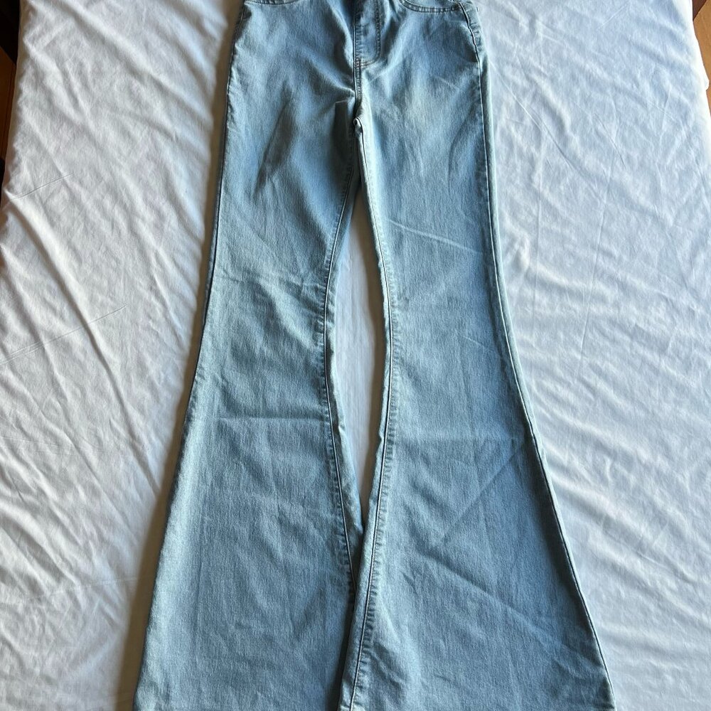 Forever 21 Light Wash Flare Pull-On Denim Jeans - Women's Size X-Small Inseam 32